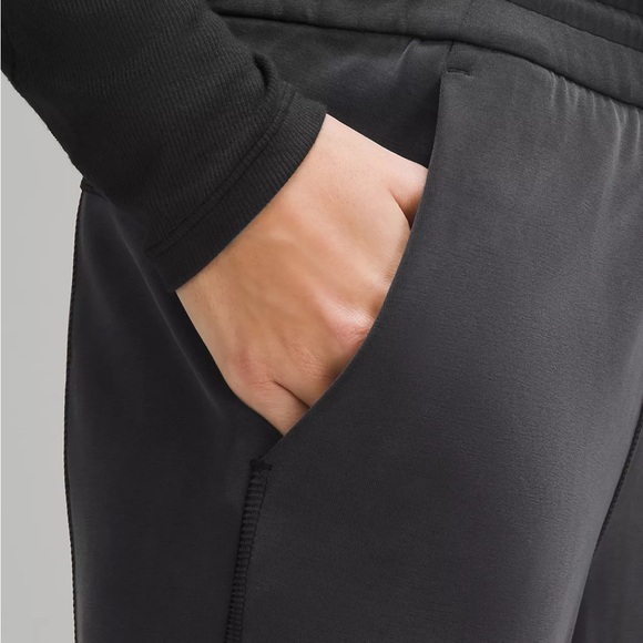 Softstreme High-Rise Straight-Leg Cropped Pant - Picture 11 of 15